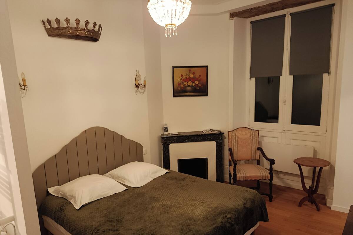 Superior Room 11 Queen Size Bed