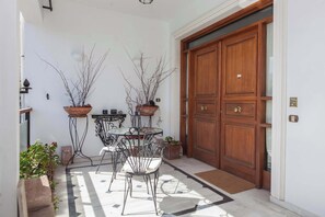 Outdoor dining - Chalandri 3 Bd Beautiful Classical Residence (Chalandri)