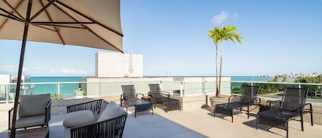 Basic Apartment | Terrace/patio