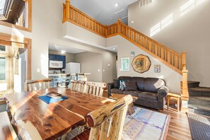 Dining - Summer Here!  Ski In/Out at base of the Disciples 8 lift.  Sleeps 16 (Boyne Falls)