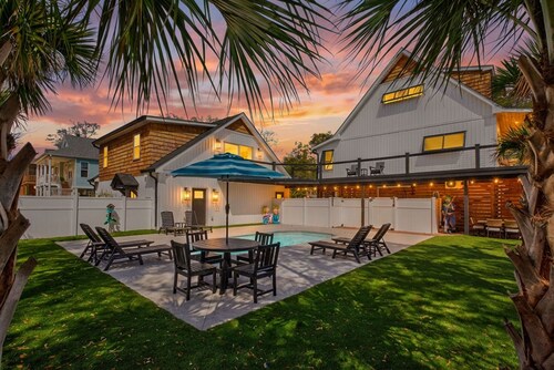 Harbor Lights Resort | Private Waterfront Escape w/ Heated Pool, Dock & Sauna | Golf Cart to Beach!