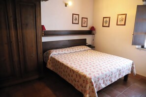 Room - Spacious 8 pers. family apartment with pool near the sea. (Toscana)