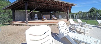 Spacious 8 pers. family apartment with pool near the sea.