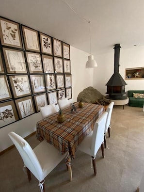Comfort-Villa, Hügelblick | Wohnbereich