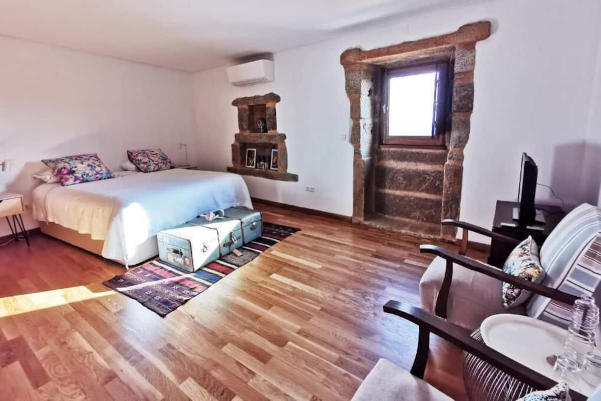 Comfort-huvila, näköala mäelle