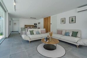 Living area - Standard Villa 2 - Casangular by Upper (Adeje)