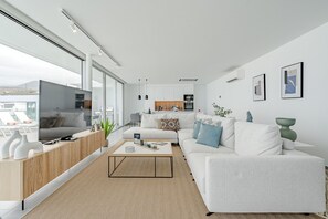 TV - Standard Villa 6 - Casangular by Upper (Adeje)
