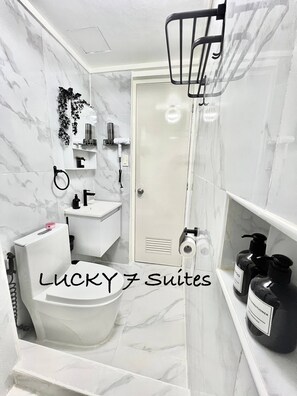Condo, 1 Bedroom, Private Pool, Pool View | Bathroom - Welcome to Lucky7suites (Parañaque)