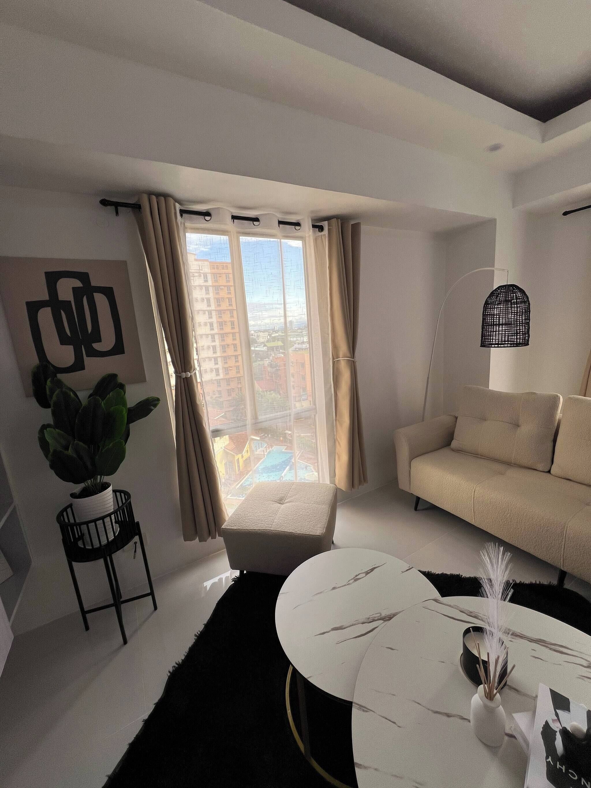 Condo, 1 Bedroom, Private Pool, Pool View | Living room