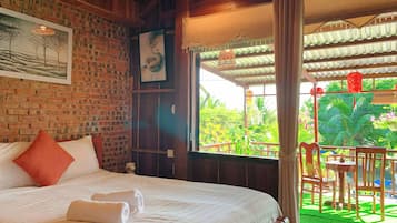 3 bedrooms, iron/ironing board, free WiFi