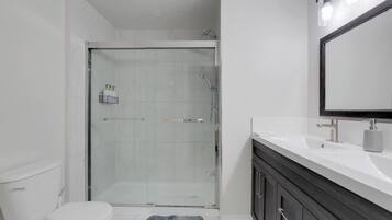 Room, 1 Bedroom | Bilik Mandi