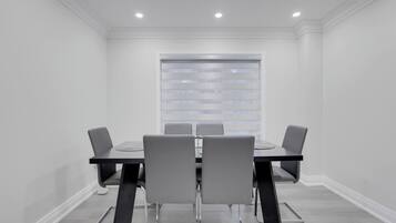 Chambre, 1 chambre | Salle Ă manger