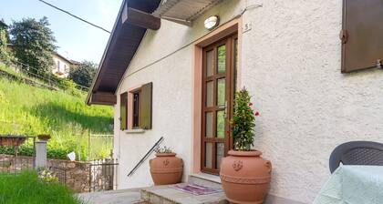Apartment „La Casetta“ mit privatem Garten, Balkon und WLAN