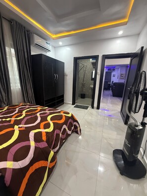 2 bedrooms, in-room safe, iron/ironing board, free WiFi - 2-bed apt  in charming Lagos with AC WiFi, located at baruwa ipaja  (Lagos)