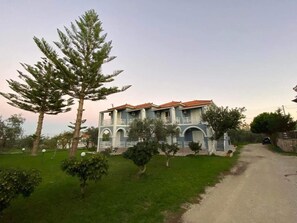 Esterni