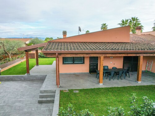 Spectacular villa for beach vacation for couples and families