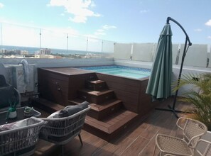 Apartment, 1 Schlafzimmer, Raucher, Terrasse | Außen-Whirlpool