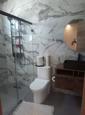 Departamento, 1 habitación, para fumadores, Terraza | Baño