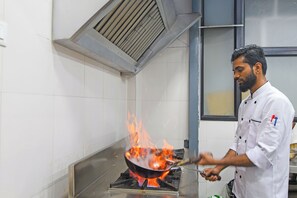 Dining - Kzar Select (Kolkata)