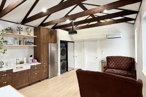 Interior - Cozy Private Garden Suite in Hamilton Mountain (Hamilton)