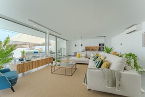 TV - Standard Villa 7 - Casangular by Upper (Adeje)