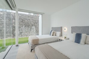 3 habitaciones y tabla de planchar con plancha 
