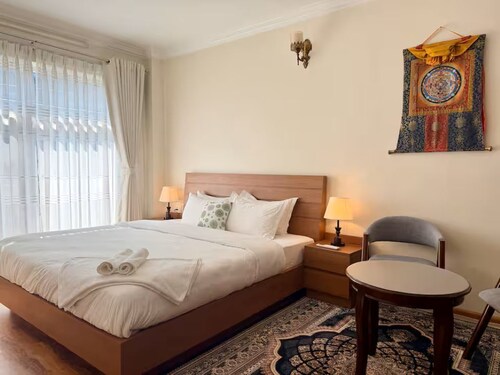 Modern 2BR with kitchen Retreat Near Boudha Stupa