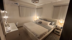 3 Schlafzimmer, Zimmersafe, Schreibtisch, Bügeleisen/Bügelbrett