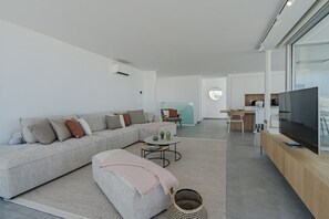 TV - Standard Villa 8 - Casangular by Upper (Adeje)