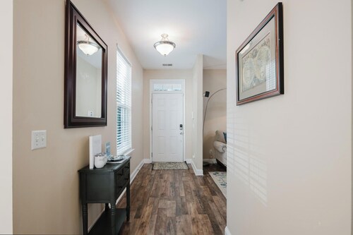 Dogs Welcome! Adorable 3-bedroom Coastal Home in Historic Old Town Bluffton