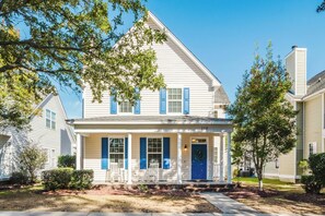 Exterior - Dogs Welcome! Adorable 3-bedroom Coastal Home in Historic Old Town Bluffton (Bluffton)