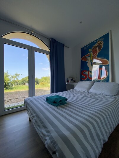 WHOLE APARTMENT WITH PARK AND SEA VIEW TROUVILLE SUR MER.