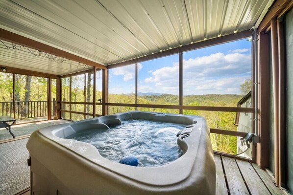 Interior - Blue Ridge Retreat, Hot Tub, Fireplace & Mountain Views (Black Mountain)