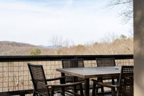 Outdoor dining - Blue Ridge Retreat, Hot Tub, Fireplace & Mountain Views (Black Mountain)