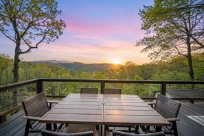Outdoor dining - Blue Ridge Retreat, Hot Tub, Fireplace & Mountain Views (Black Mountain)