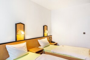 1 bedroom, WiFi, bed sheets - Room 'Doppelzimmer' with Wi-Fi (Friedewald)