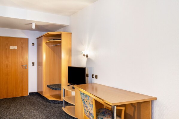 Interior - Room 'Doppelzimmer' with Wi-Fi (Friedewald)