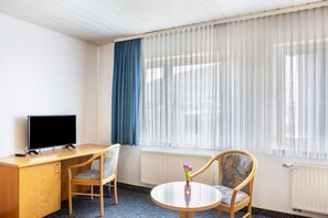 Interior - Room 'Einzelzimmer' with Wi-Fi (Friedewald)