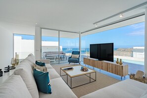 TV - Villa Superior 1 - Casangular by Upper (Adeje)