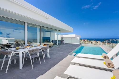 Villa Superior 1 - Casangular by Upper
