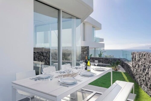 Villa Superior 1 - Casangular by Upper