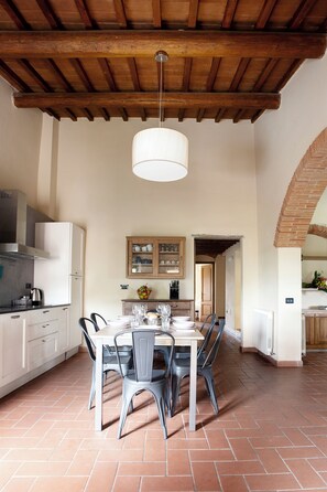 Dining - Luxury Chianti Villa with Private Pool & Jacuzzi EXCLUSIVE SUMMER EXPERIENCE (Toscana)