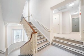 Interior - Boutique Bath Apartment, Close to Shops - VAT Q (Bath)