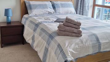 2 bedrooms, iron/ironing board, free WiFi, bed sheets