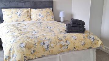2 bedrooms, iron/ironing board, free WiFi, bed sheets