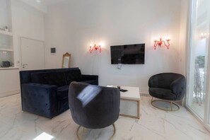 TV - 4 Elemental Living Suites - Water (Nea Moudania)