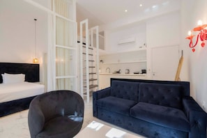 TV - 4 Elemental Living Suites - Water (Nea Moudania)