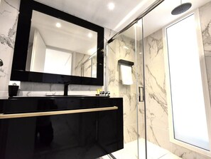 Hair dryer, towels - 4 Elemental Living Suites - Fire (Nea Moudania)