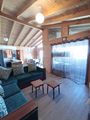 Family Apartment, Balcony, Bay View | Living area