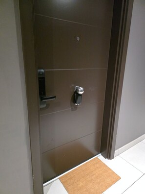 Interior - Modern T3 near the beach • Air conditioning - Parking - Ideal for families (Fréjus)